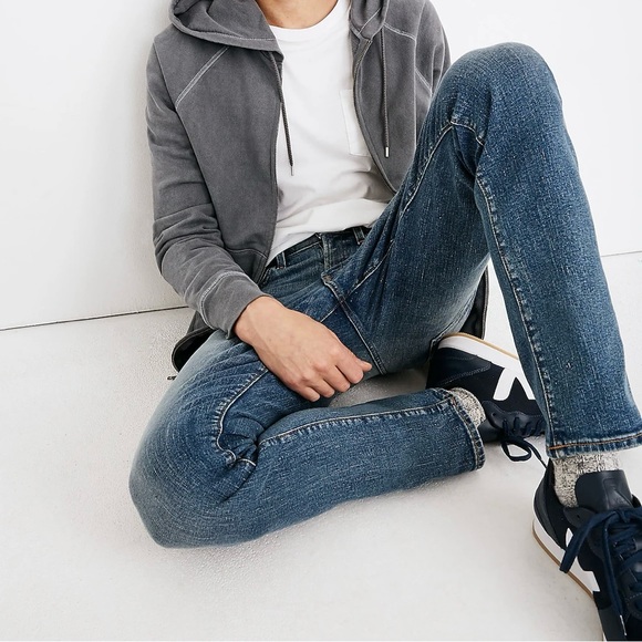 Madewell Men’s Slim Jeans in Danforth Wash - Picture 4 of 11